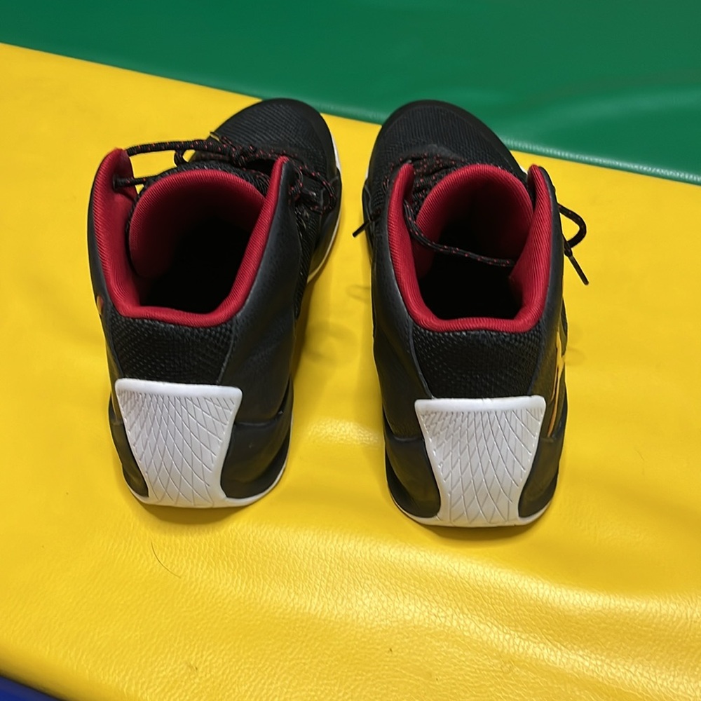 Air Jordan Black and Red  Basketball Shoes 11.5 High Rising - Picture 2 of 8